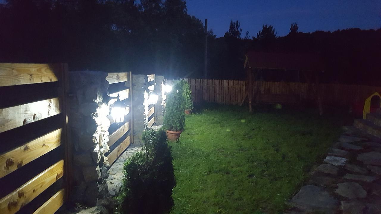 Casa Din Piatra Hotel Poiana  Buitenkant foto