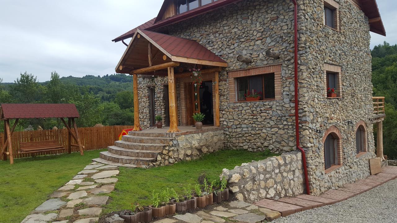 Casa Din Piatra Hotel Poiana  Buitenkant foto