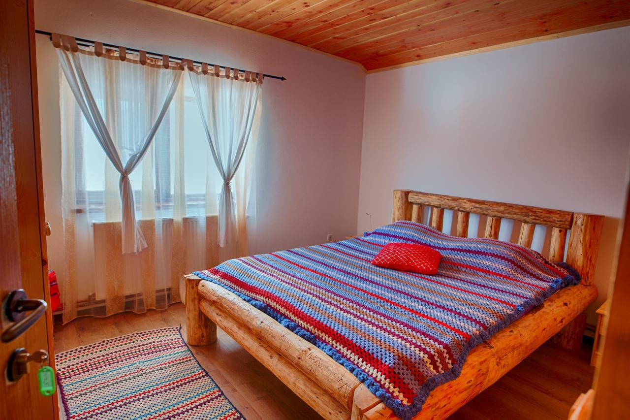 Casa Din Piatra Hotel Poiana  Buitenkant foto