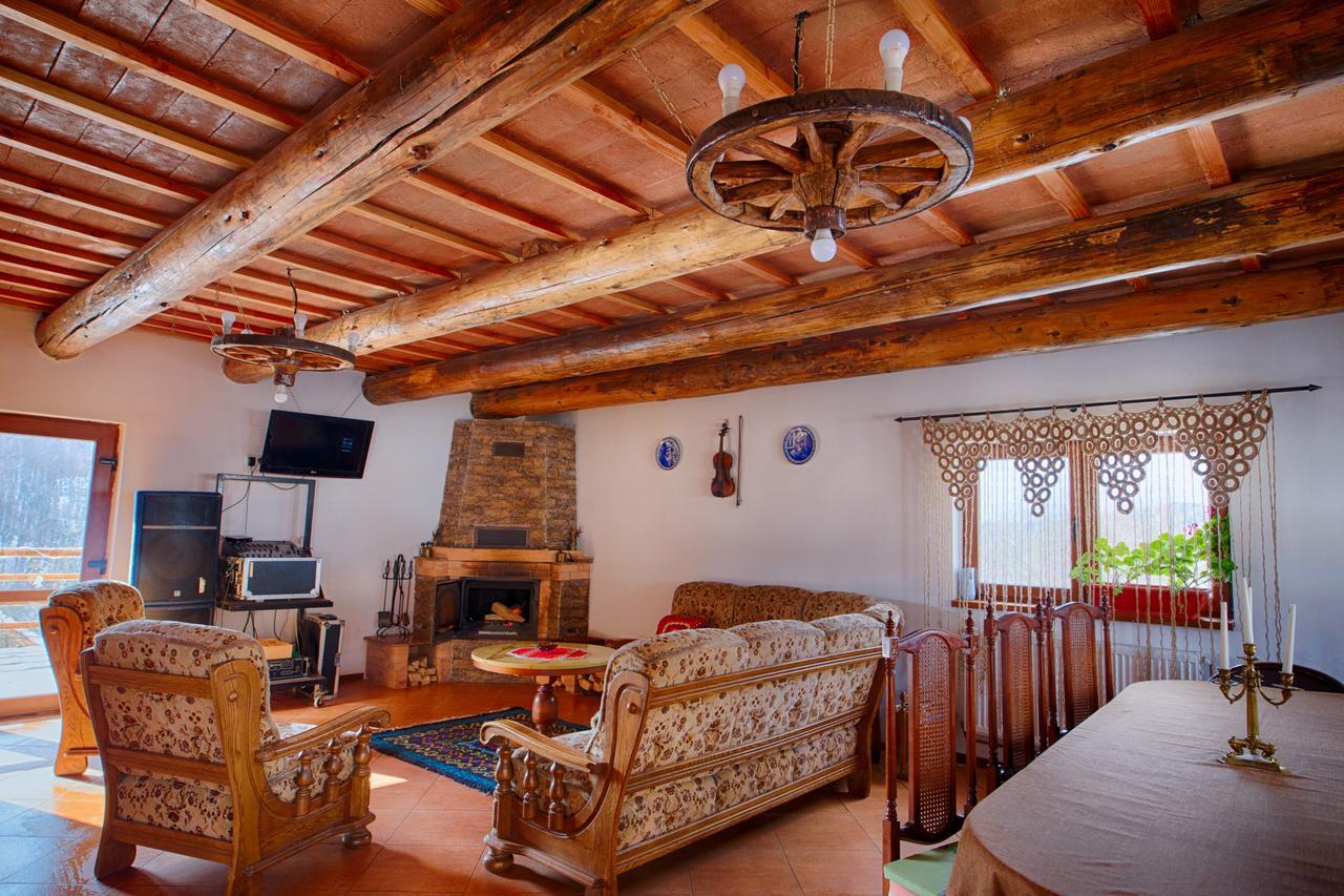 Casa Din Piatra Hotel Poiana  Buitenkant foto