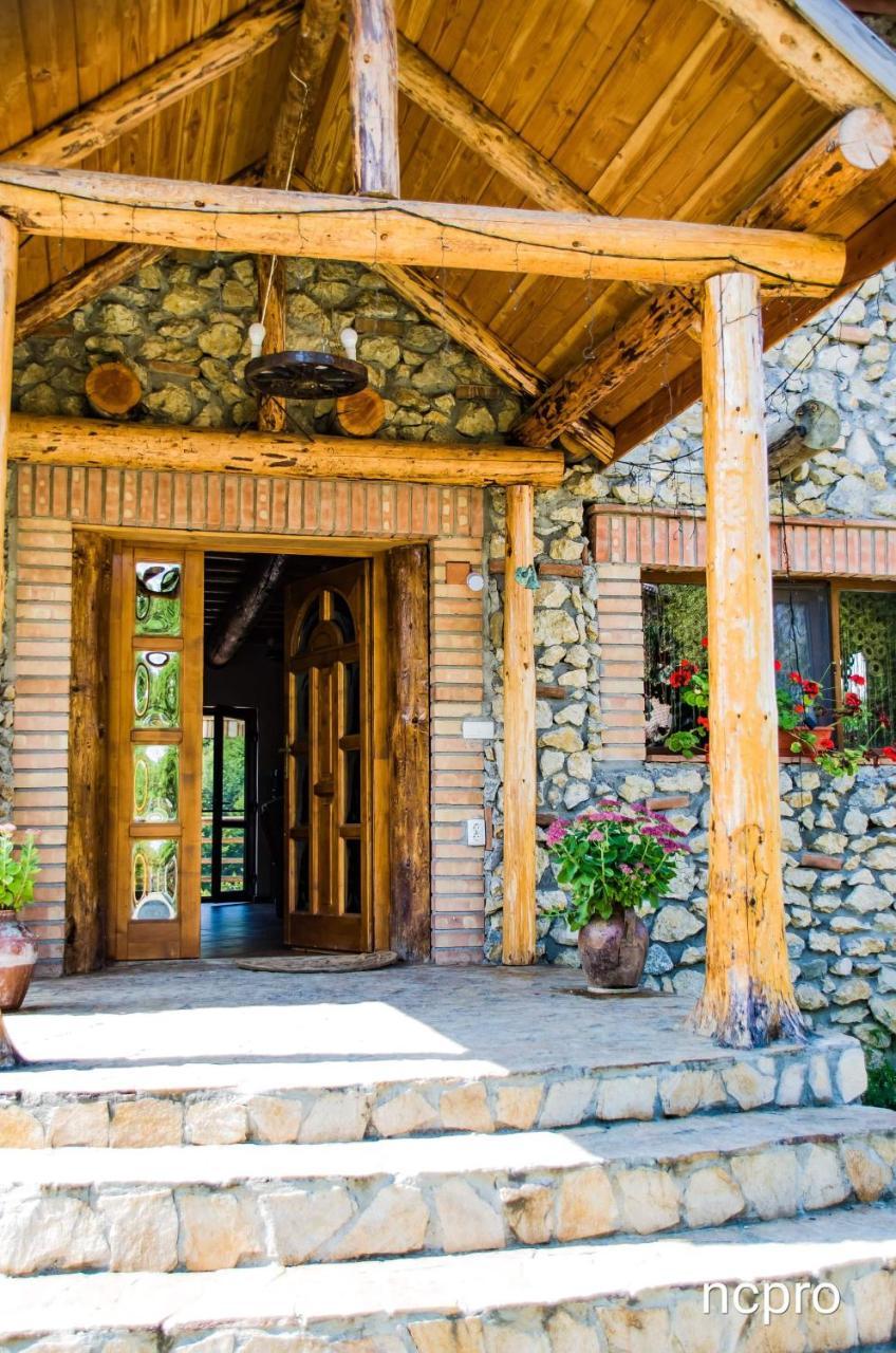 Casa Din Piatra Hotel Poiana  Buitenkant foto
